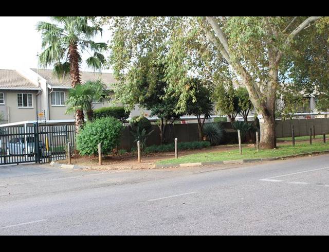 2 BEDROOM COMPLEX FOR SALE IN RAVENSWOOD